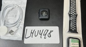Good
													Apple Watch SE 2nd Gen 40mm - Midnight, A2722 - GPS, Aluminum, photo 2 of 3