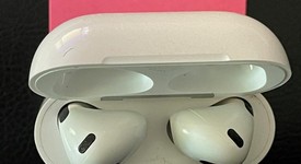 Used
													Apple AirPods 3rd Gen - MagSafe Case, photo 1 of 5