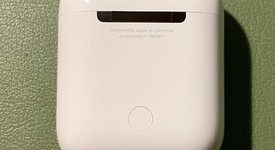 Used
													Apple AirPods 2nd Gen - Lightning Case, photo 5 of 6