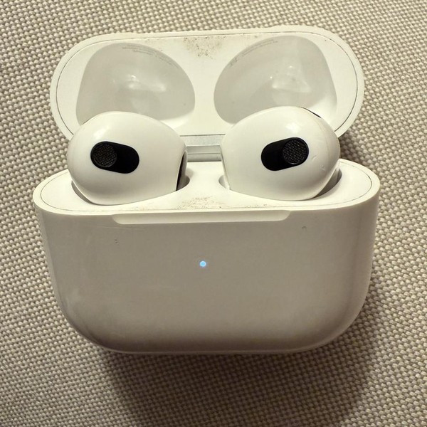 Apple AirPods 3rd Gen - Lightning Case