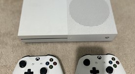 Mint
													Xbox One S (2016) - White, 1 TB, All Digital Edition, photo 1 of 6