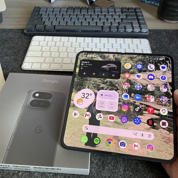 Google Pixel 11 Pro Fold - Unlocked, 256 GB, Obsidian, 16 GB, GZDQ6