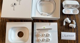 Used
													Apple AirPods Pro 2 - USB-C, photo 3 of 5