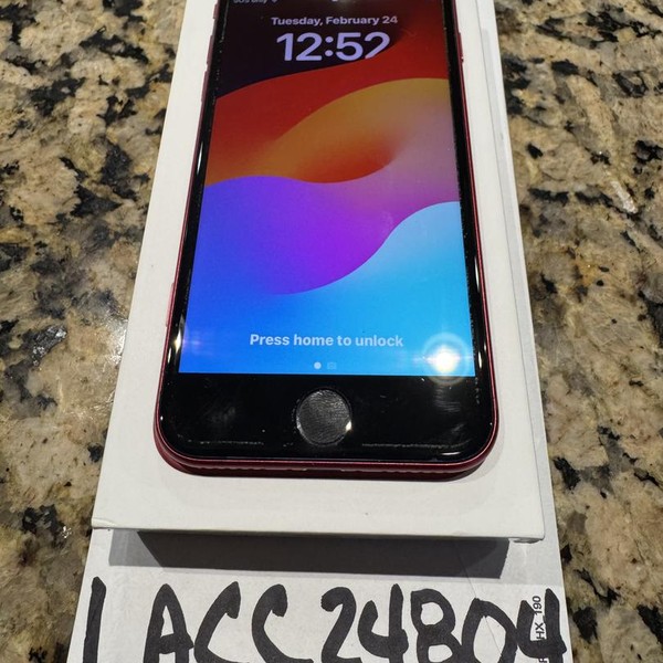 Apple iPhone SE 3rd Gen 2022 - Unlocked, 64 GB, Red, A2595