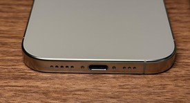 Mint
													Apple iPhone 16 Pro - Unlocked, Natural, 512 GB, A3083, photo 3 of 6