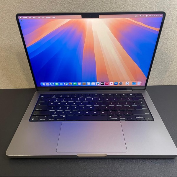 MacBook Pro 2021 - 14 inch - 512 GB, Gray, 16 GB, Apple M1 Pro 8-core