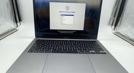 Good
													MacBook Pro 2020 - 13" - Apple M1, Silver, 256 GB, 8 GB, photo 1 of 4