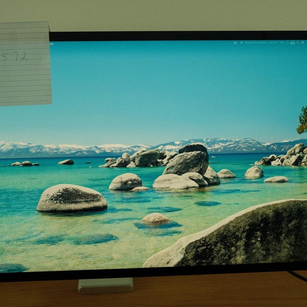 Apple Studio Display (2022) - Standard Glass, VESA Mount Adapter