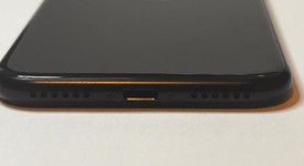 Good
													Apple iPhone SE 2nd Gen 2020 - Cricket, Black, 128 GB, A2275, photo 2 of 8