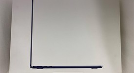 New
													MacBook Air 2025 (M4) - 13" - Apple M4, Midnight, 256 GB, 16 GB, photo 1 of 9