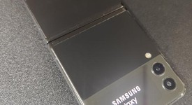 Good
													Samsung Galaxy Z Flip3 5G - T-Mobile, Black, 128 GB, 8 GB, SM-F711U, photo 4 of 5