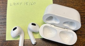 Used
													Apple AirPods 3rd Gen - Lightning Case, photo 1 of 3