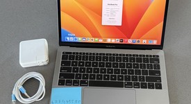 Good
													MacBook Pro 2017 (No Touch Bar) - 13" - I5, Gray, 512 GB, 16 GB, photo 1 of 16