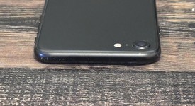 Fair
													Apple iPhone SE 2nd Gen 2020 - Unlocked, Black, 128 GB, A2275, photo 4 of 7