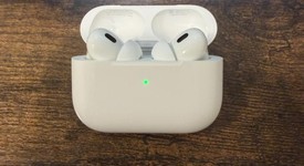Used
													Apple AirPods Pro 2 - Lightning, photo 3 of 11