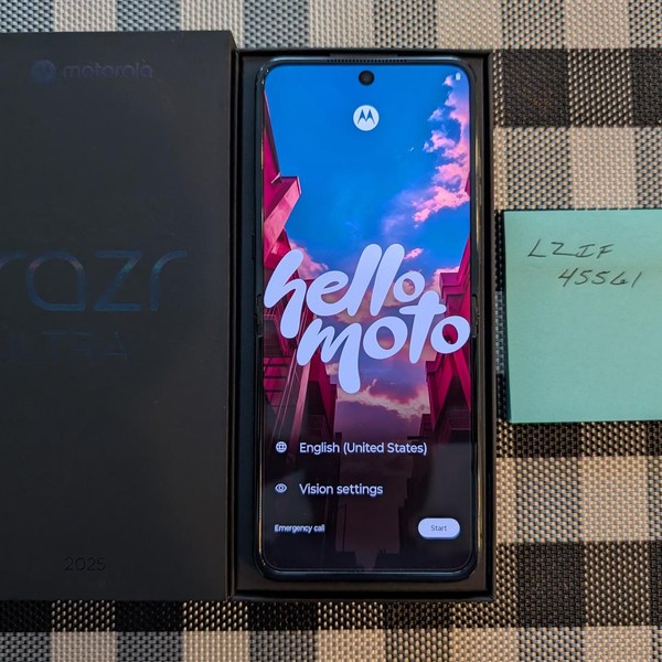 Motorola Razr Ultra (2025) - Unlocked, 512 GB, PANTONE Scarab, 16 GB