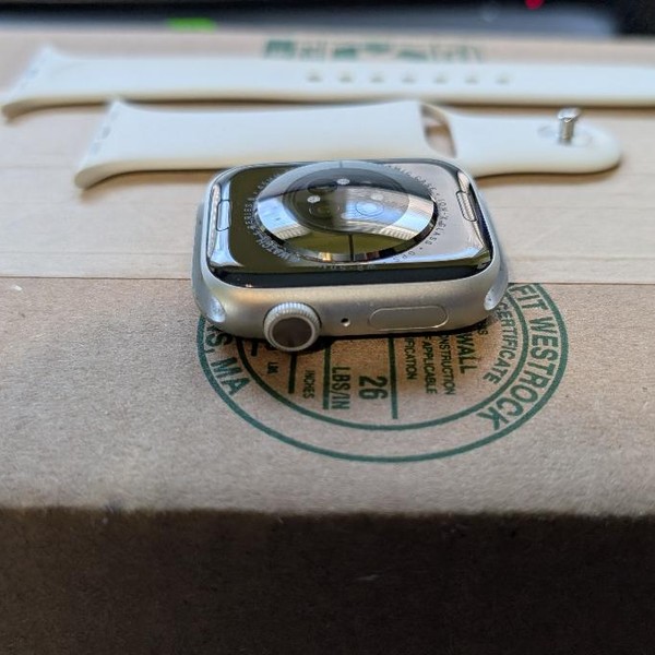 Apple Watch Series 8 45mm - Silver, A2771 - GPS, Aluminum