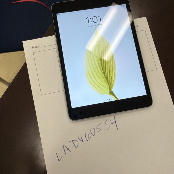 Apple iPad Mini 2 Retina - Wi-Fi, 16 GB, Silver