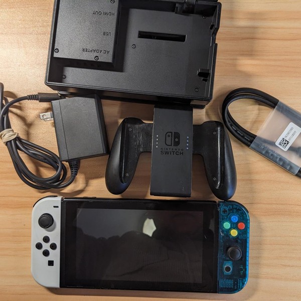 Nintendo Switch - 32 GB, Green & Blue, Animal Crossing: New Horizons