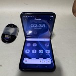 Good Motorola Razr (2025) - Unlocked, 256 GB, Blue, 8 GB