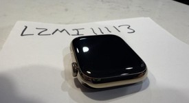 Good
													Apple Watch Series 8 45mm - Unlocked, Gold, A2774 - Cellular, Stainless, photo 4 of 8