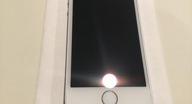 Good
													Apple iPhone SE 1st Gen 2016 - AT&T, Silver, 16 GB, A1662, photo 3 of 11