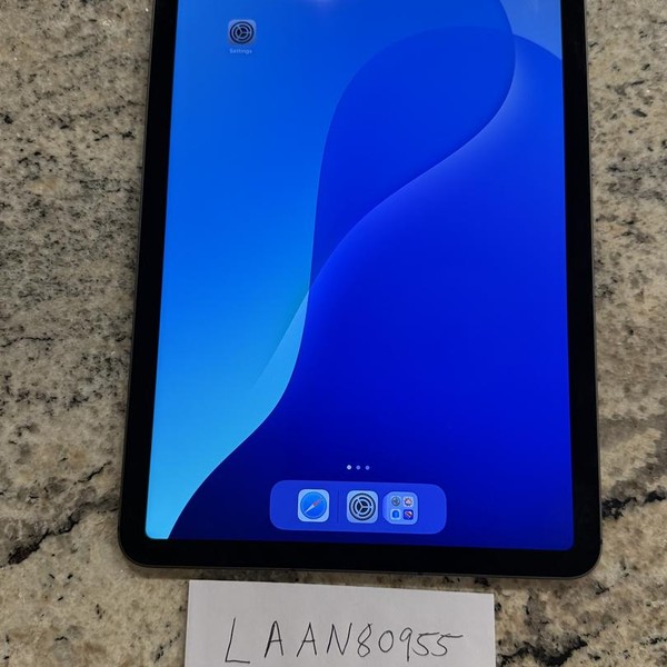 Apple iPad Air 5th Gen - Unlocked, 256 GB, Gray, A2589