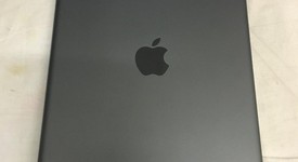 Good
													Apple iPad 9th Gen - Unlocked, Gray, 64 GB, A2603, photo 3 of 7