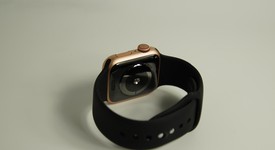 Good
													Apple Watch Series 4 40mm - Unlocked, Gold, A1975 - Cellular, Aluminum, photo 5 of 8