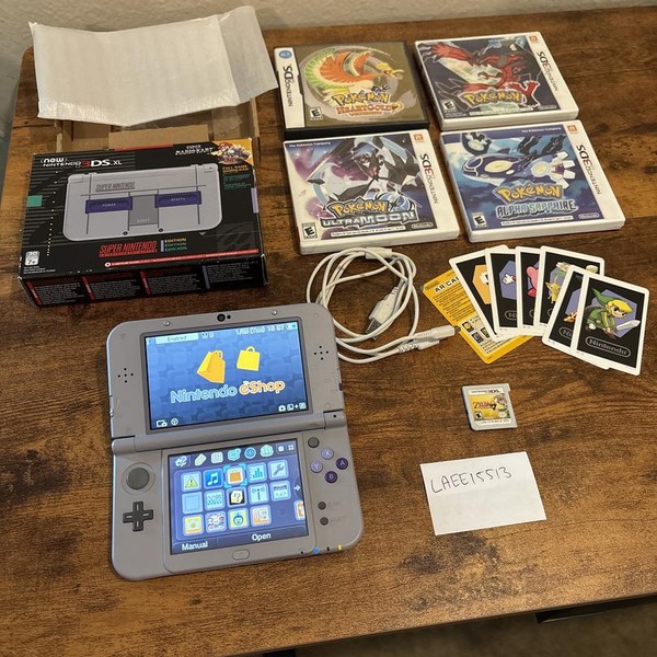 New Nintendo 3DS XL - 4 GB, Grey, Super Nintendo Edition