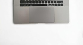 Good
													MacBook Pro 2017 (With Touch Bar) - 15" - I7, Gray, 1 TB, 16 GB, photo 3 of 7
