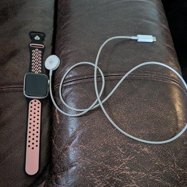 Apple Watch SE (2nd Gen) 44mm - T-Mobile, Silver, A2727 - Cellular, Aluminum