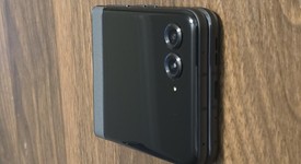 Mint
													Motorola Razr (2024) - Metro by T-Mobile, Gray, 256 GB, 8 GB, photo 3 of 6