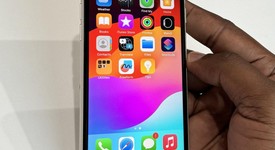 Good
													Apple iPhone SE 3rd Gen 2022 - Unlocked, Starlight, 64 GB, A2595, photo 3 of 11
