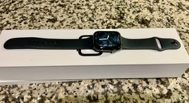 Good
													Apple Watch Series 4 44mm - Unlocked, Black, A1976 - Cellular, Stainless, photo 5 of 8