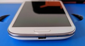 Good
													Samsung Galaxy S3 - Sprint, White, 16 GB, SPH-L710, photo 5 of 6