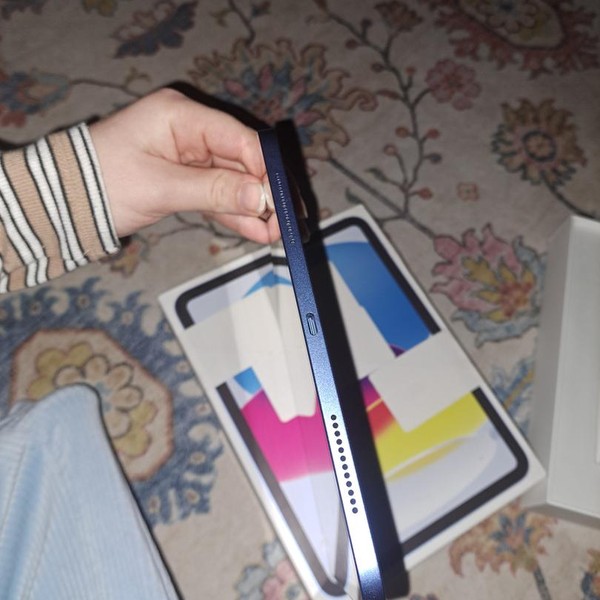 Apple iPad 10th Gen - Wi-Fi, 64 GB, Blue, A2696