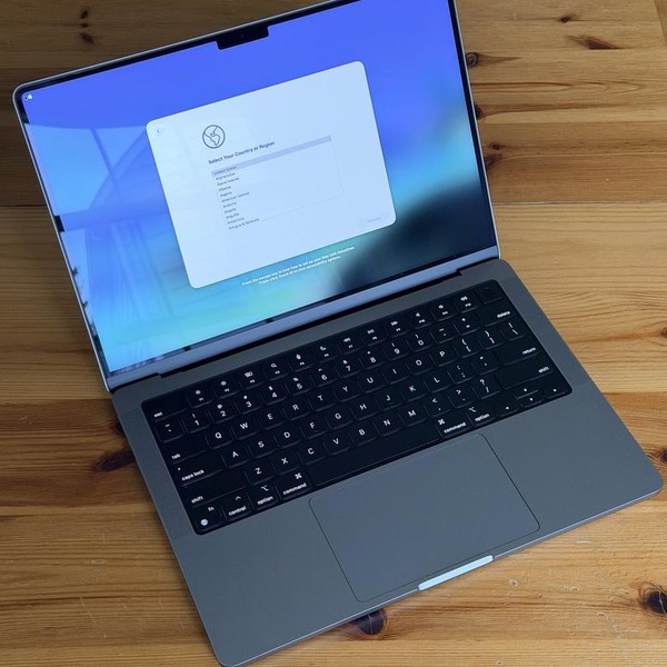 MacBook Pro 2021 - 14 inch - 1 TB, Gray, 16 GB, Apple M1 Pro 10-core