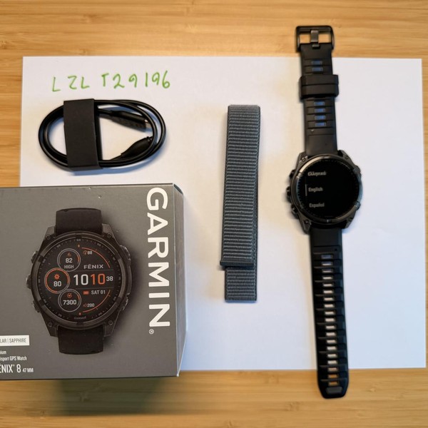Garmin Fenix 8 - Carbon, SOLAR