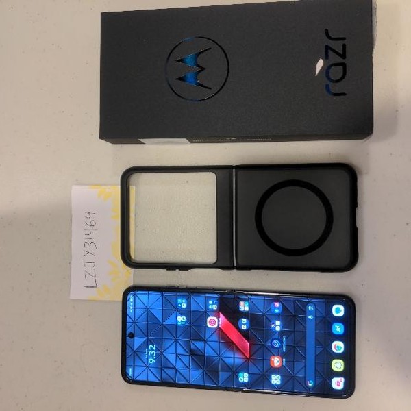 Motorola Razr (2024) - Verizon, 256 GB, Gray, 8 GB