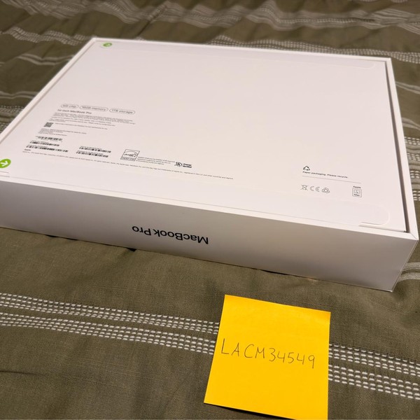 MacBook Pro 2026 - 14 inch (M5) - 1 TB, Space Black, 16 GB, Apple M5, Standard Display