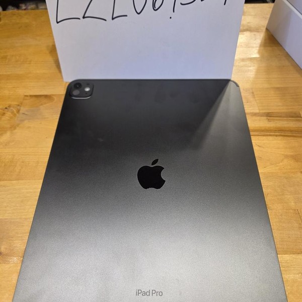 Apple iPad Pro 13 inch (M4) 2024 - Wi-Fi, 256 GB, Black, 8 GB, A2925, Standard Glass