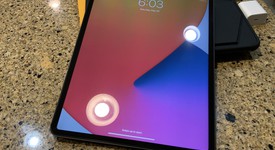 Good
													Apple iPad Pro 12.9" 4th Gen 2020 - Unlocked, Gray, 1 TB, A2069, photo 2 of 5