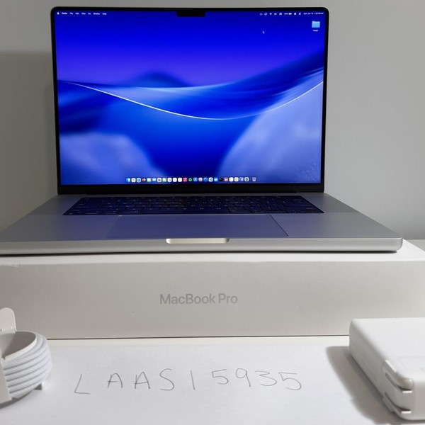 MacBook Pro 2024 - 16 inch - 1 TB, Silver, 48 GB, Apple M4 Pro 14-core