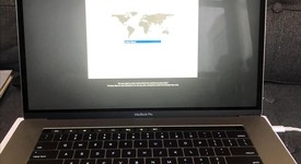 Mint
													MacBook Pro 2017 (With Touch Bar) - 15" - I7, Gray, 512 GB, 16 GB, photo 3 of 10