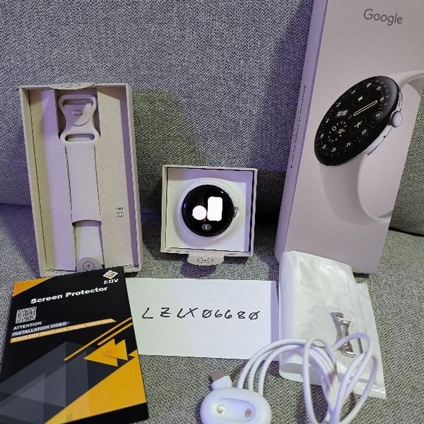 Google Pixel Watch 4 - Wi-Fi, Silver, 45mm