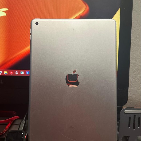 Apple iPad (7th Gen) - Wi-Fi, 128 GB, Silver, A2197