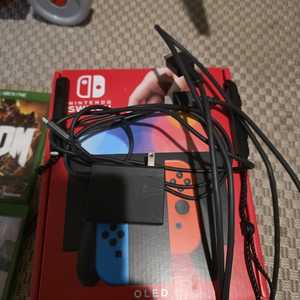 Nintendo Switch - OLED - 64 GB, Red & Blue