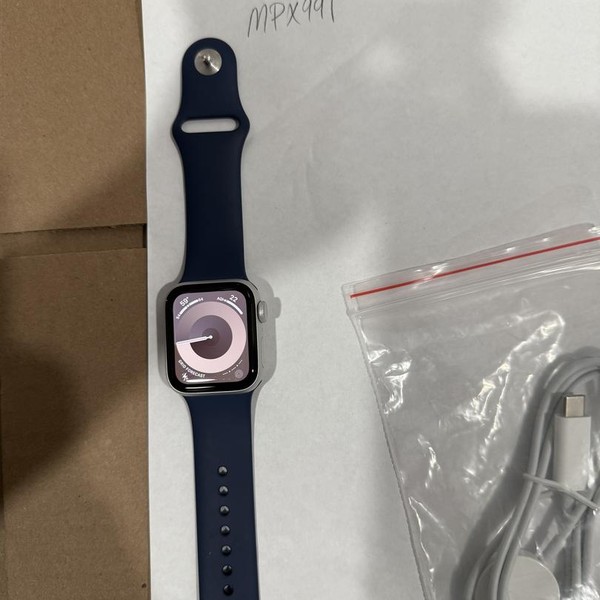 Apple Watch SE 2nd Gen 40mm - Silver, A2722 - GPS, Aluminum