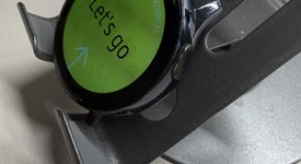 Fair
													Samsung Galaxy Watch Active2 40mm - Unlocked, Black, Stainless Steel, photo 2 of 6